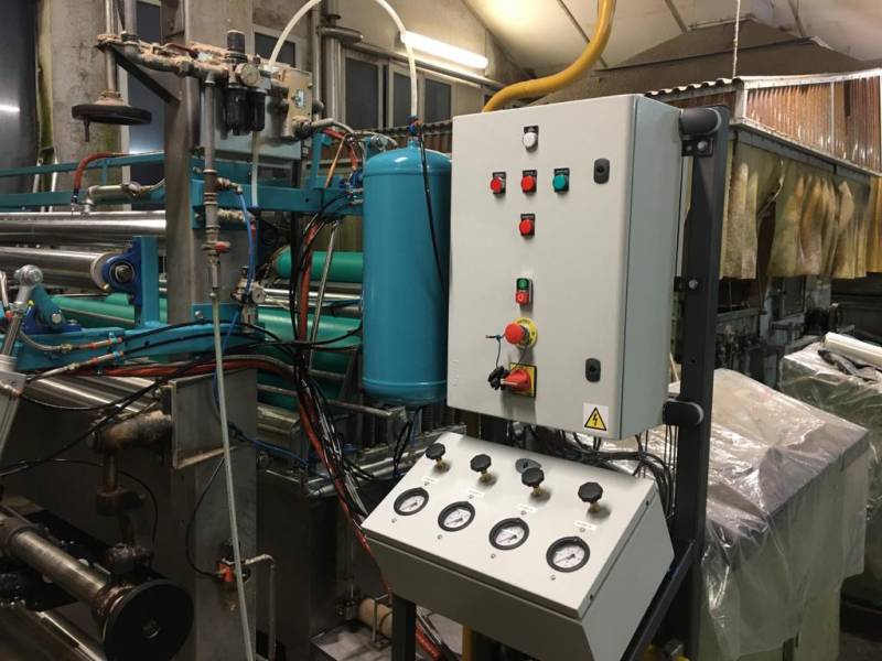 Pupitre de commande et de contrôle. Usine de Roanne 42