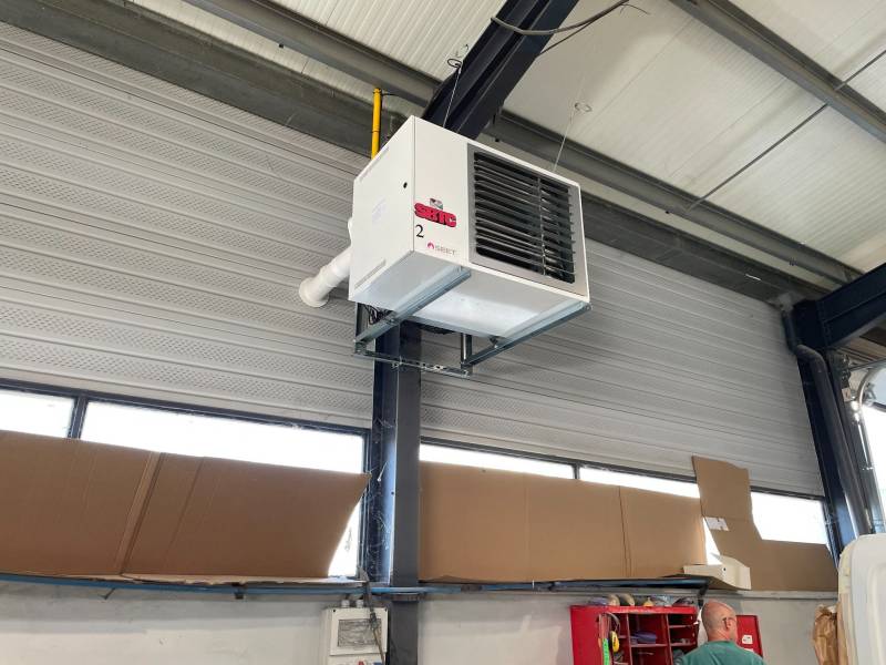 installation d'aérothermes et déstratificateur à Saint Médard en Jalles chez un carrossier